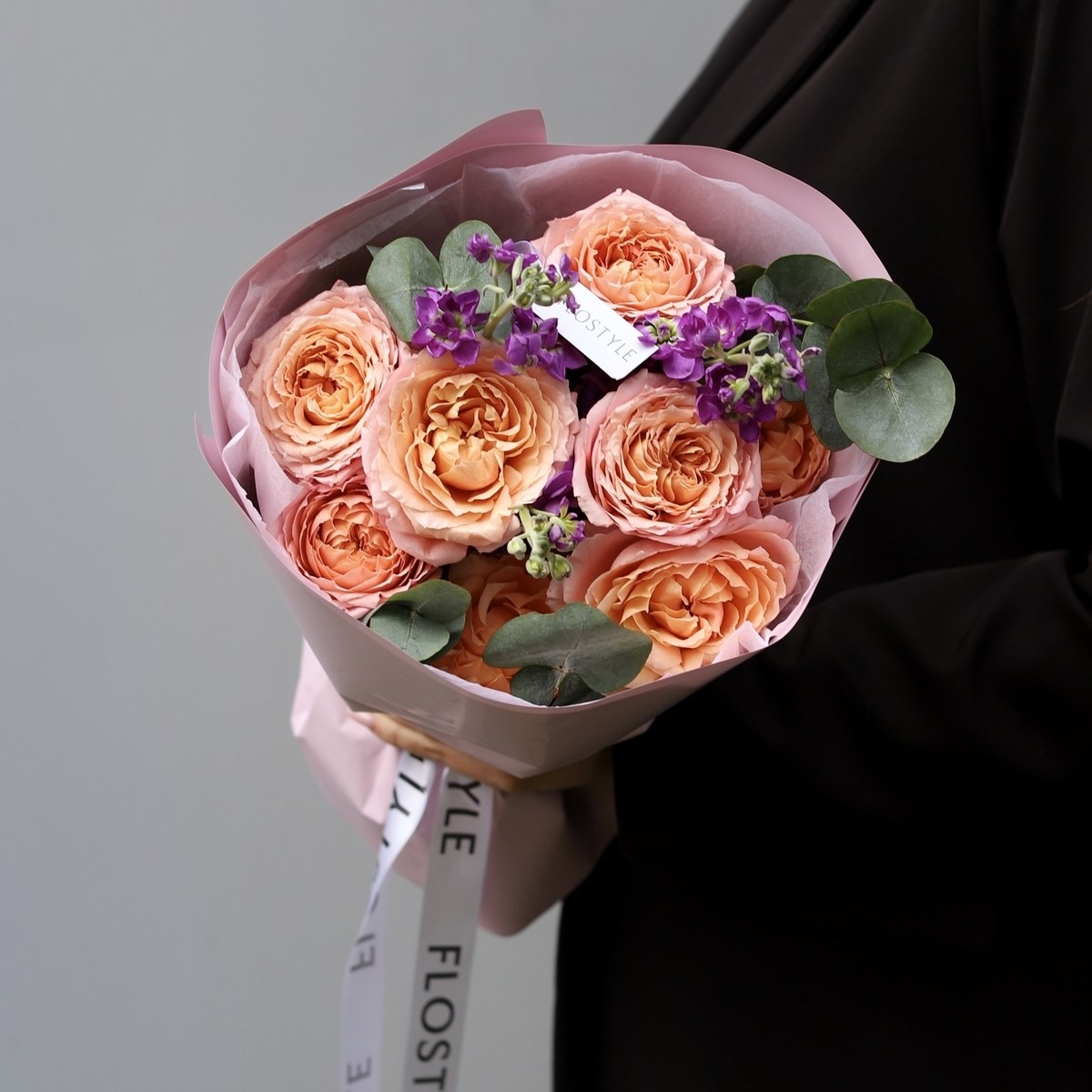 buket pionovidnyj s rozami 2